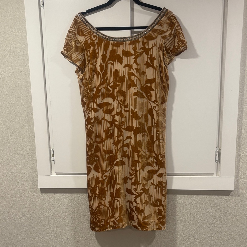 Sundance Size 8 Elegant Gold Patterned Burnout Velvet Dress